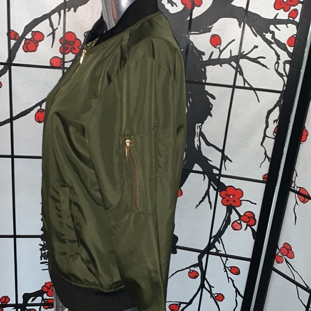 Green jacket size Large Bomber style - Picture 2 of 7